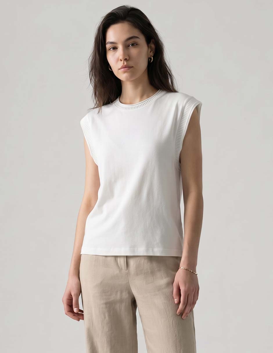 Playera Charol By October cuello redondo para mujer