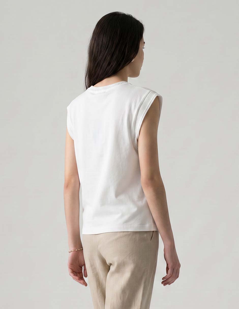 Playera Charol By October cuello redondo para mujer