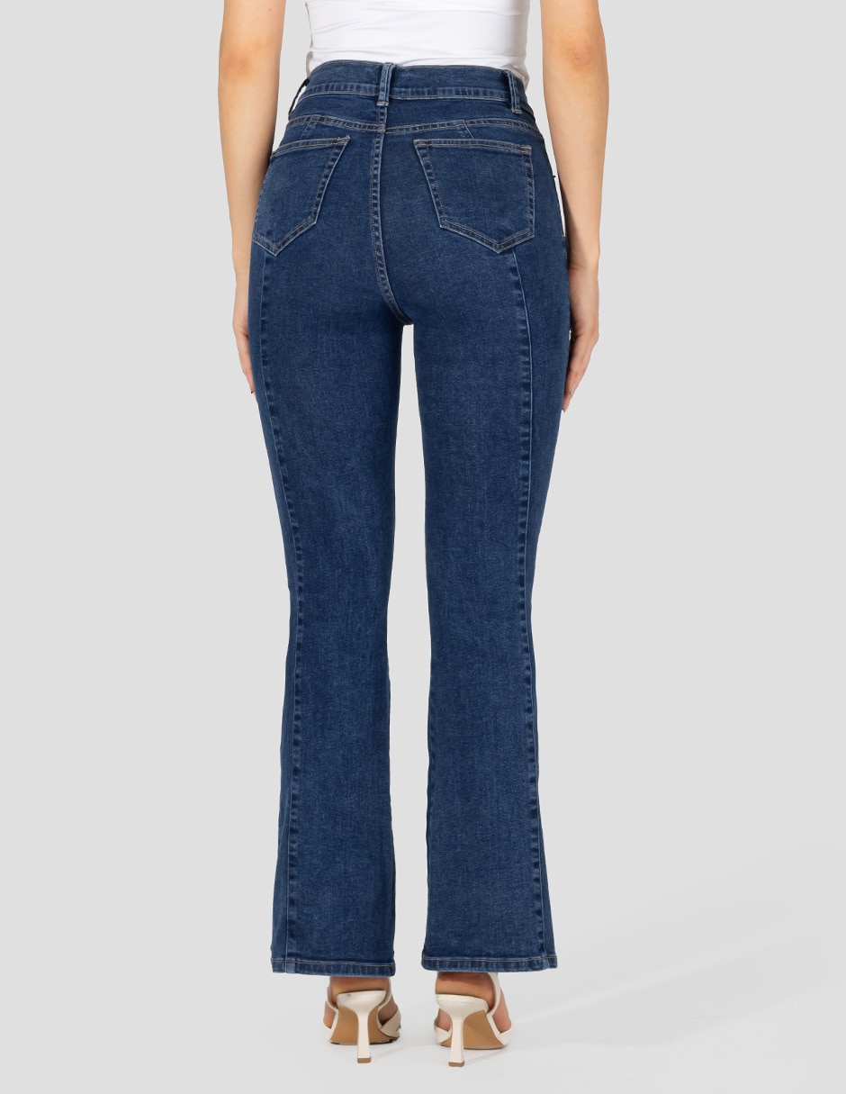 Jeans regular flare cintura alta sin modelo comercial para mujer 2