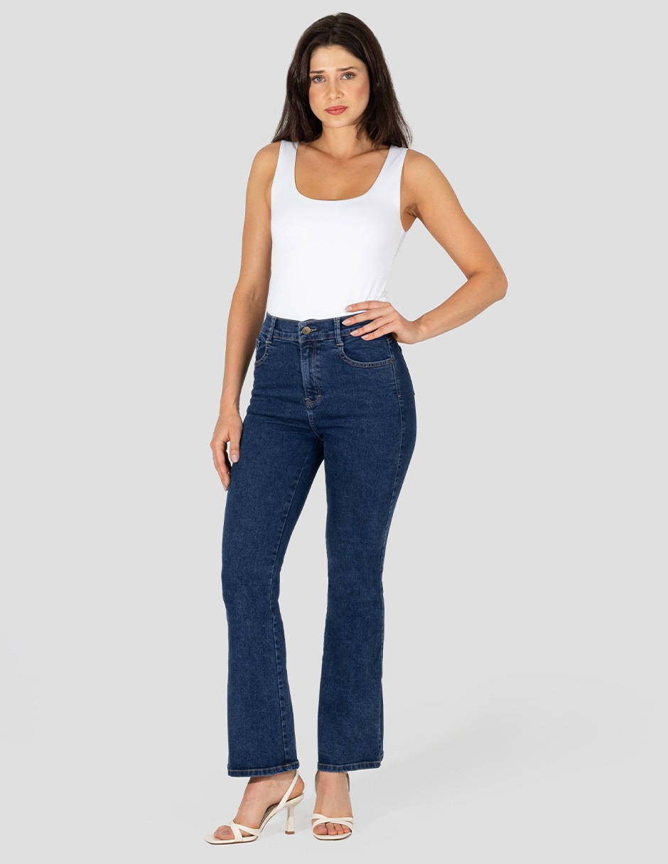 Jeans regular flare cintura alta sin modelo comercial para mujer 3